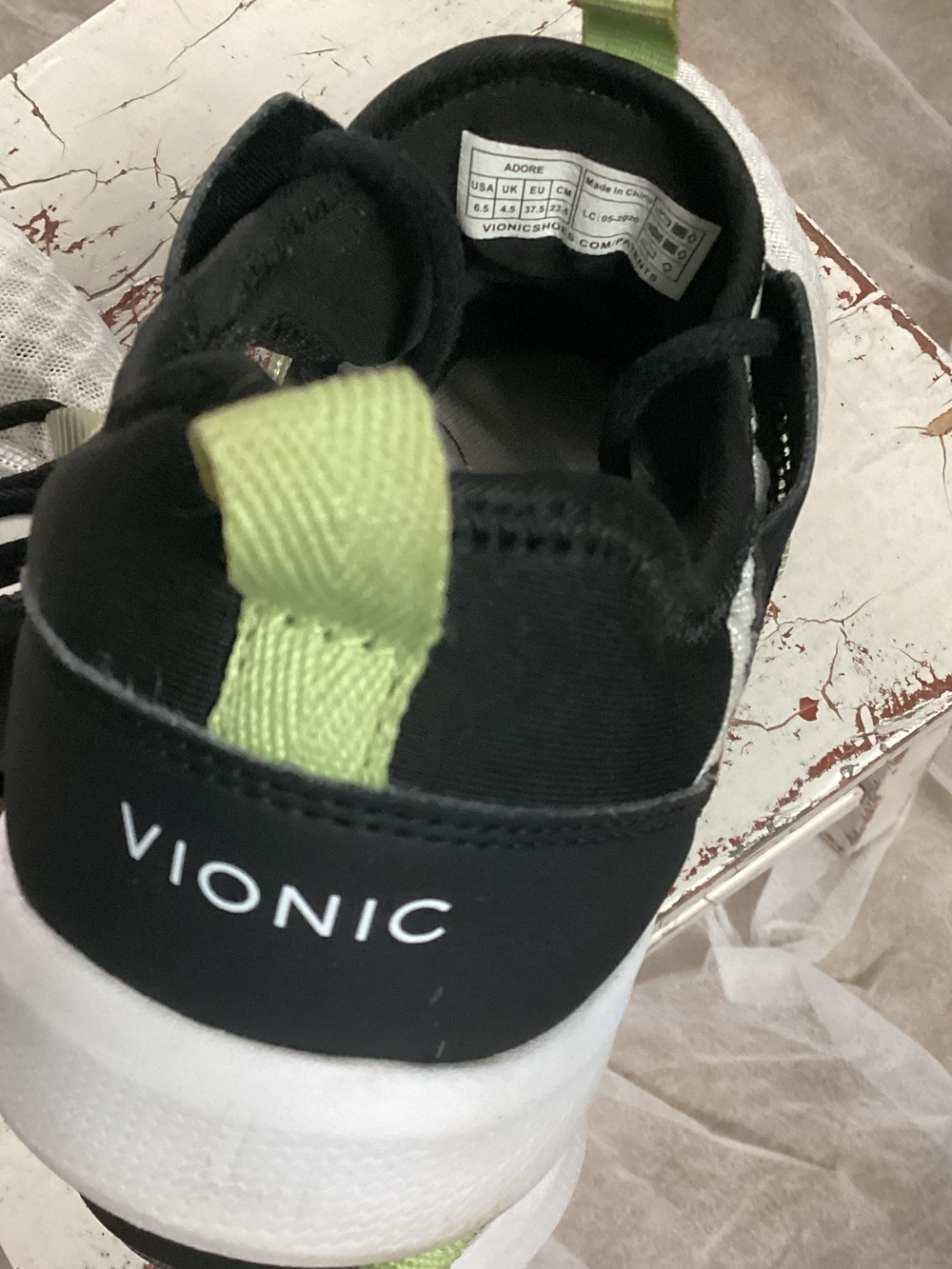 Vionic White Mesh Women’s Sneakers Lime and Black Accents LC: 05-2020 Size 8.5 - Picture 6 of 8